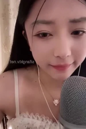 Em gái live sex liếm micro cực nóng cực ngon